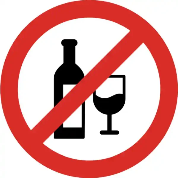 Uzlīme Alkoholu lietot aizliegts aizlieguma zīme sabiedriskās vietās