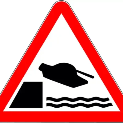 Uzlīme Uzmanību tanks